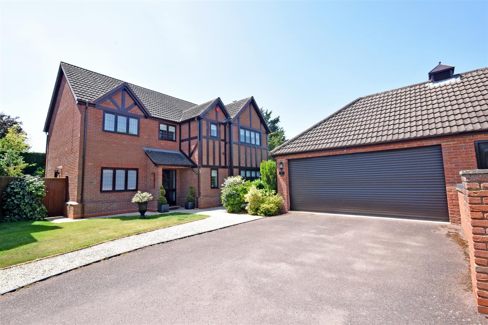 Property for Sale in StratforduponAvon Edwards Estate Agents